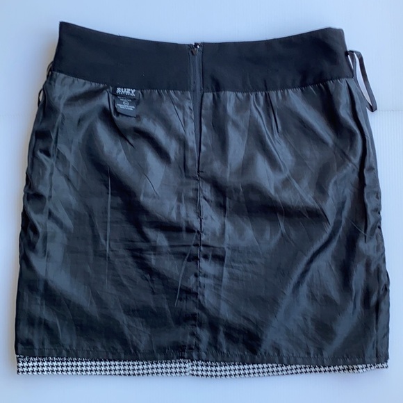 Houndstooth Mini Skirt Front Slit Accent Zipper Black White - Picture 14 of 15